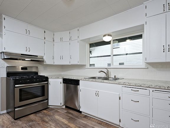 2nd image of 2319 Queets Ave