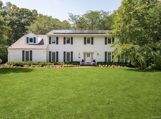251 Baird Court, Woodbury, NY 11797