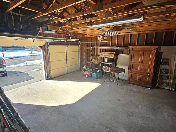 5th image of 1390 Roosevelt Rd