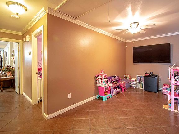 3rd image of 6650 Mobile Home Blvd