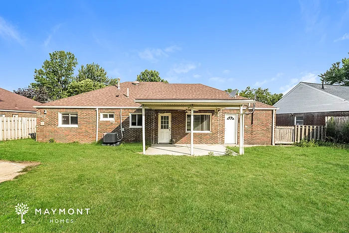 3 bed, 2.5 bath, 1401 sqft, $1,745 — Photo 3