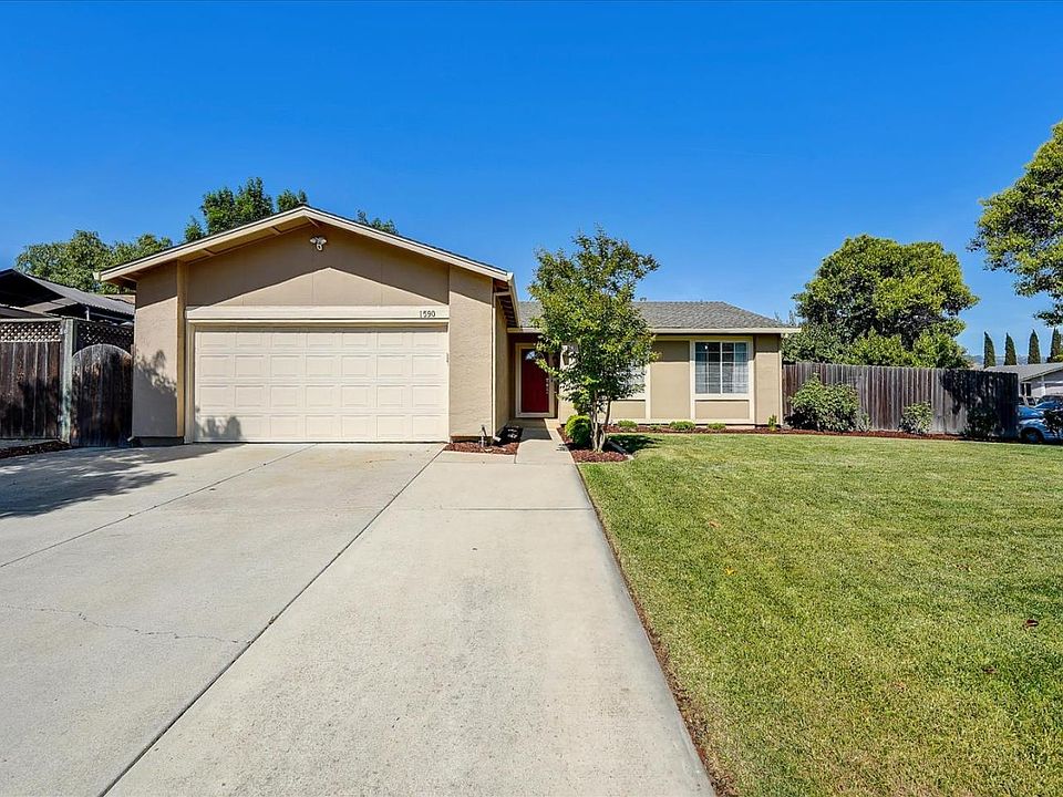 1st image of 1590 Almond Way