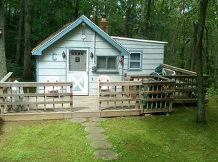 25 Halfway Ln, Holland, MA 01521