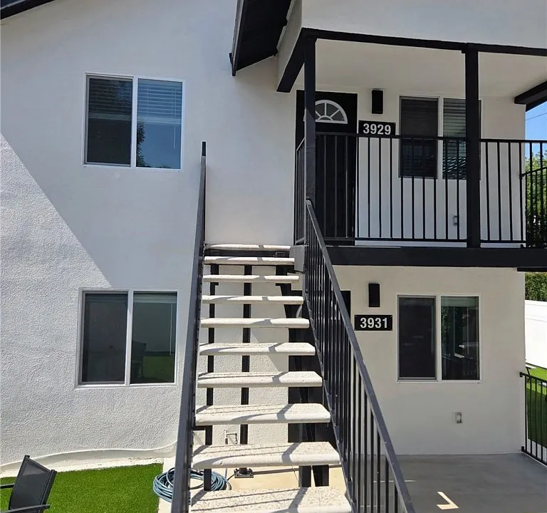 3929 E Cesar E Chavez Ave