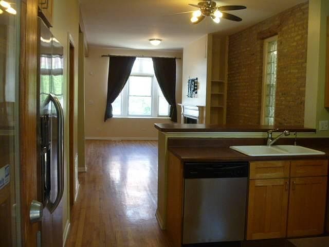 1st image of 1432 W Walton St APT 1
