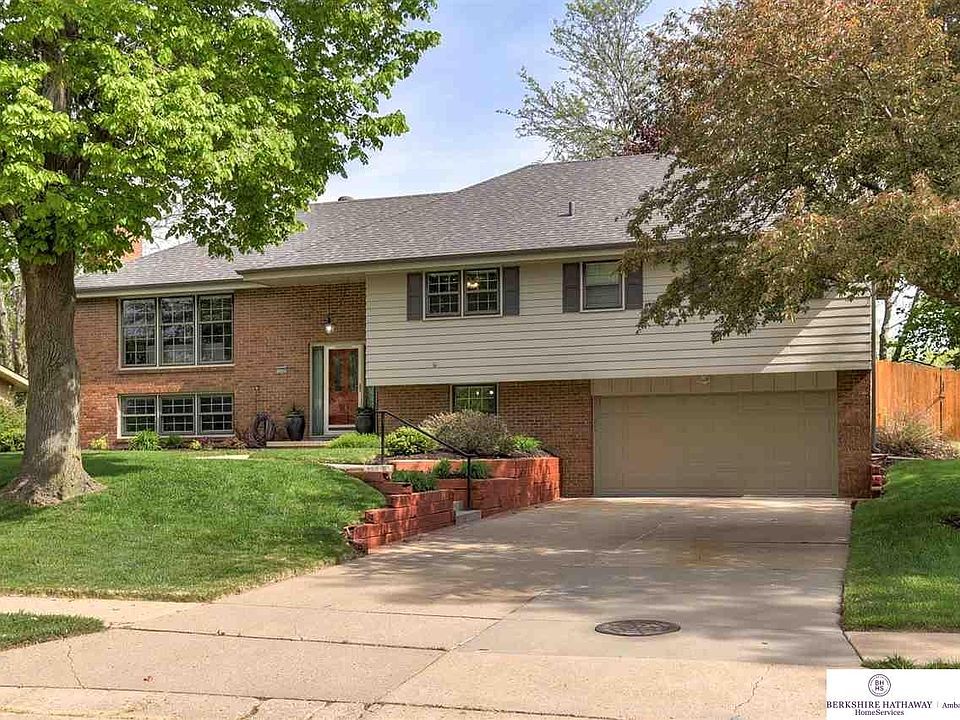 1st image of 12224 Izard St