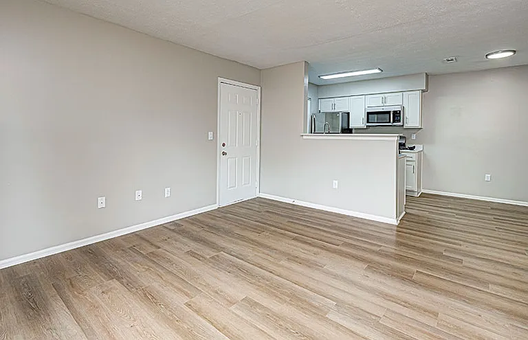 Carmel Landing Apartment Homes — Photo 4