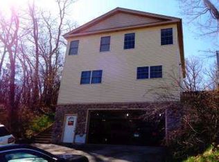1009 Ravine Ave, McHenry, IL 60051