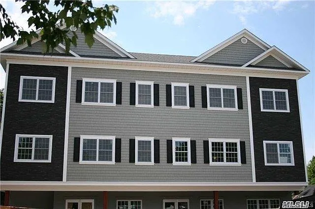 41 Green St #2C — Photo 1