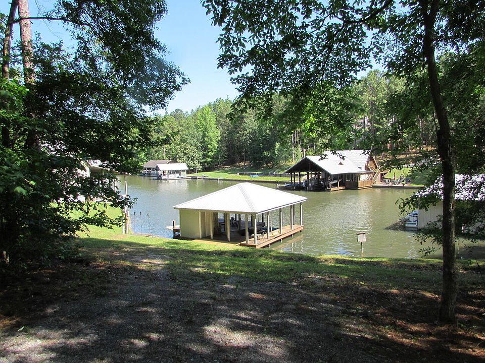 1st image of 137 E Bay Dr