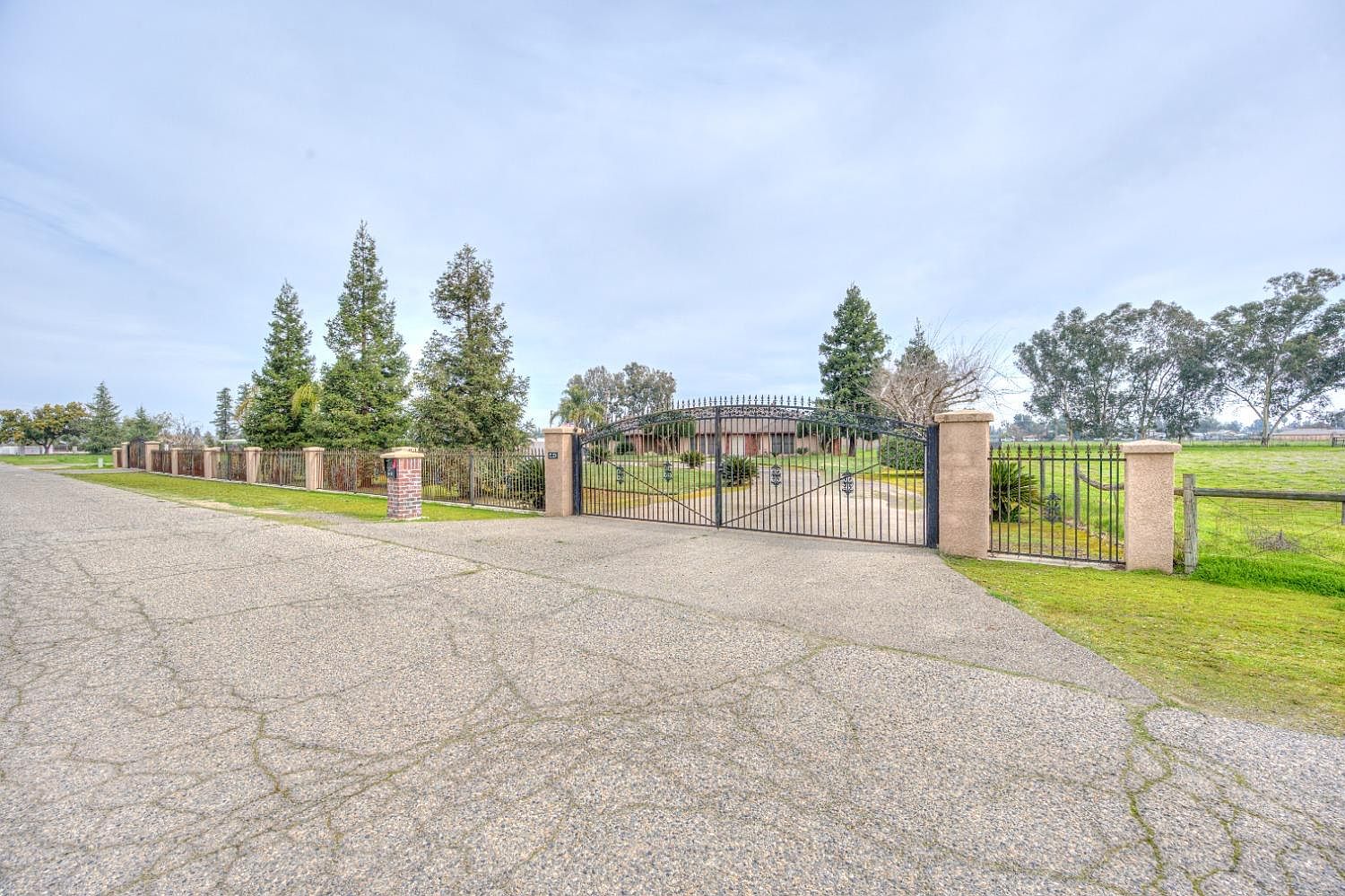 2120 N Sonora Ln, Fresno, CA 93722 Zillow