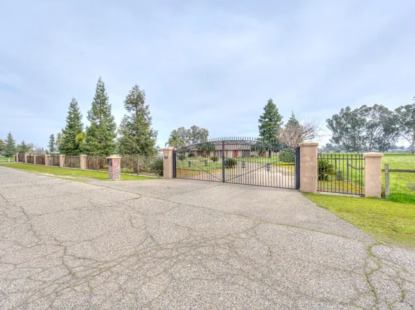 2120 N Sonora Ln, Fresno, CA 93722