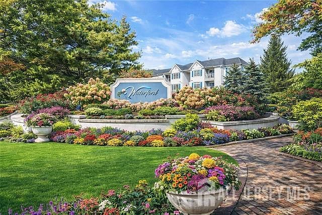 1st image of 1227 Waterford Dr