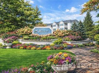 1227 Waterford Dr, Edison, NJ 08817