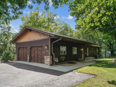 9520 Lakeview Cir, Chaska, MN, 55318