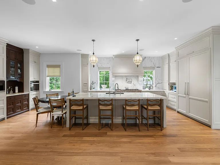 548 Sylvan Pl W — Photo 12