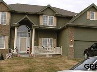 1104 Lake Vista Dr, La Vista, NE 68128