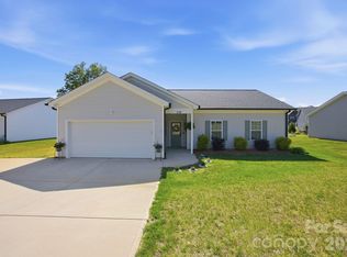 120 Elmwood Rd, Statesville, NC 28625