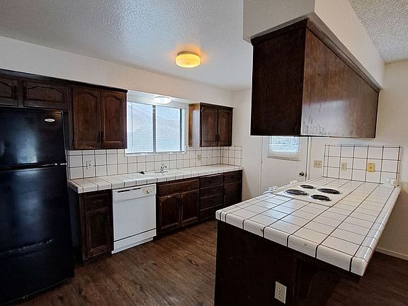 4th image of 4090-4094 N Feland Ave