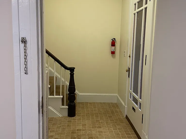 Common area, front entry
