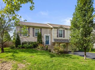 371 Larchmont Ct, Naperville, IL 60565