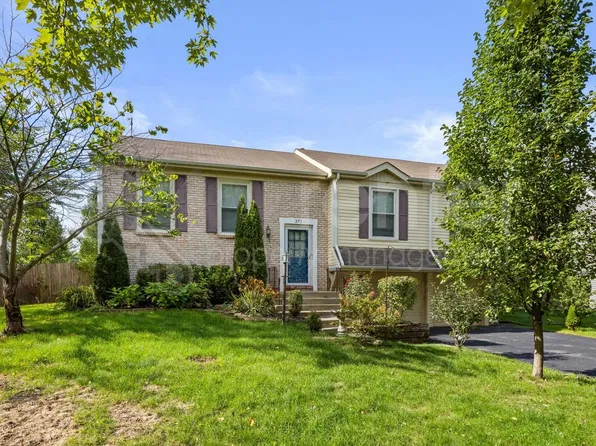 371 Larchmont Ct, Naperville, IL 60565
