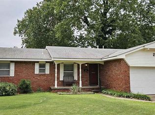 2112 Juanito Ave, Ponca City, OK 74604