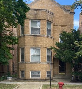 2226 W Argyle St, Chicago, IL, 60625