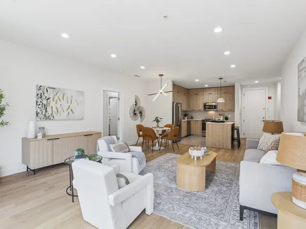 22 Avenue At Port Imperial image 21 of 34