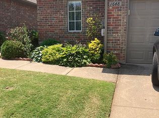1648 Laurel Dr, Edmond, OK 73003