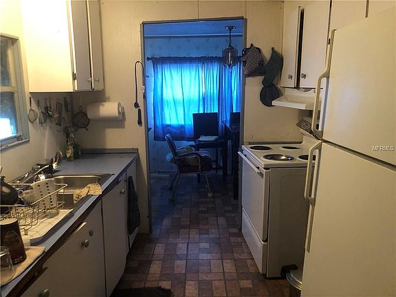 3rd image of 5810 Howell Ave
