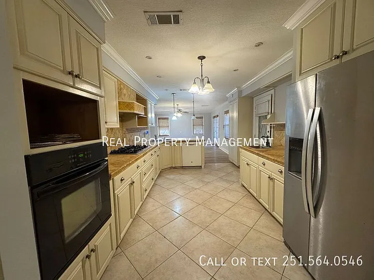 1063 Midmoor Dr — Photo 9