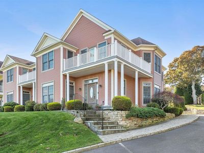 66 W Tiana Road #1, Hampton Bays, NY, 11946
