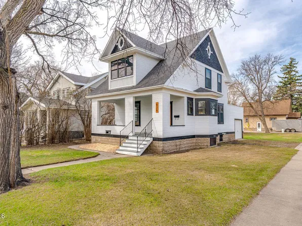 828 N 5th St, Bismarck, ND 58501