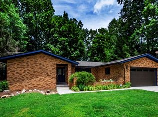 105 Hendrix Dr, Oak Ridge, TN 37830