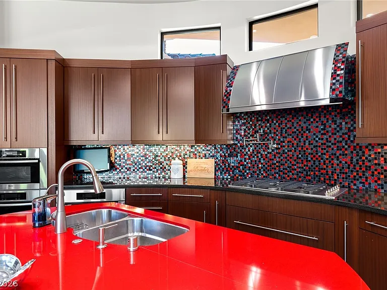 2 Castle Oaks Ct — Photo 14