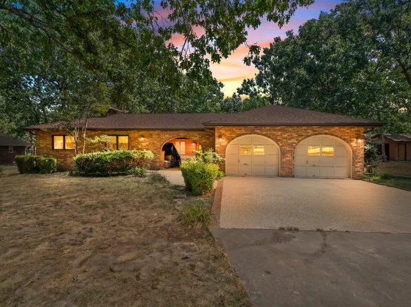 1740 Briarwood Drive, Marshfield, MO 65706