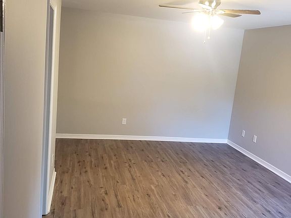 5th image of 7605 Melissa Ct N