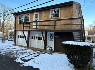 650 Prospect St, Crescent, PA 15046