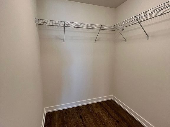 4th image of 2300 Saint Clair Ave W #702