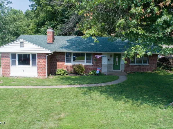 326 Crest Dr, Jefferson City, MO 65109