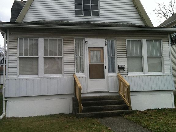 5th image of 609 Maryland Ave