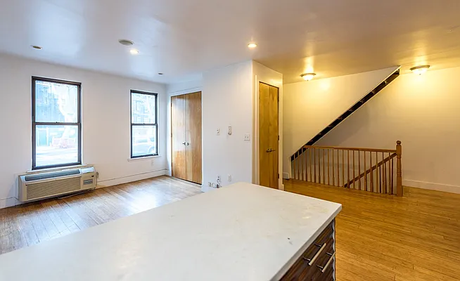 Rented by Nooklyn NYC LLC | media 55