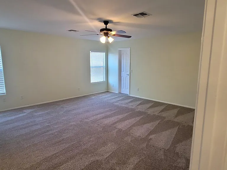 1850 E Patrick Ln — Photo 17