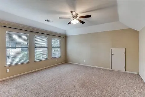 413 Royal Oak Dr — Photo 10