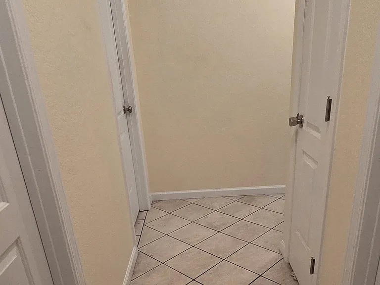 860 Souverain Ct — Photo 11