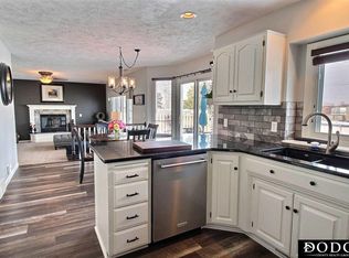 2280 Deerfield Ave, Fremont, NE 68025