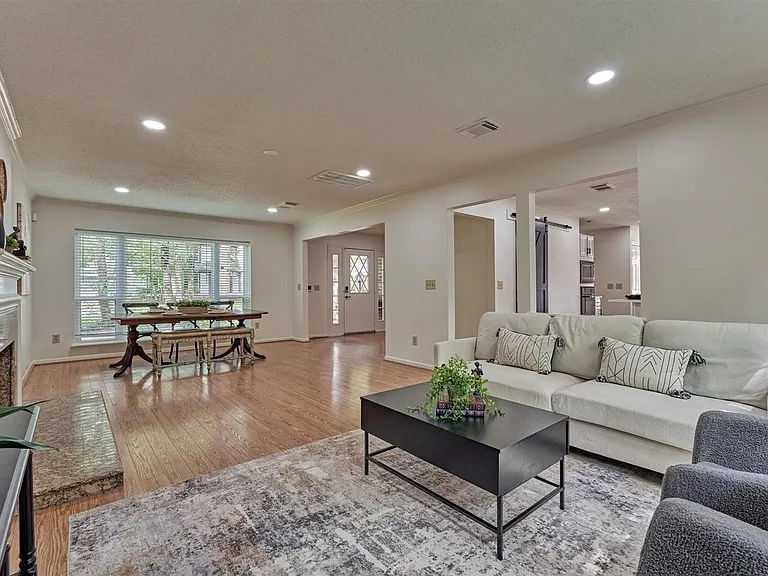 71 Breezy Point Pl — Photo 13