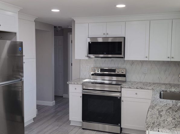 5214 Forest Hills Dr