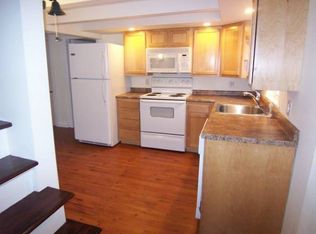 45 Camp St, Warwick, RI 02889